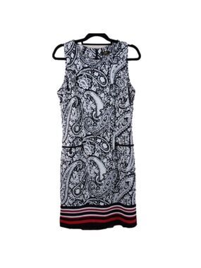 𝅺I LE New York Black White Paisley Scoop Neck Sleeveless Zip Midi Sheath Dress